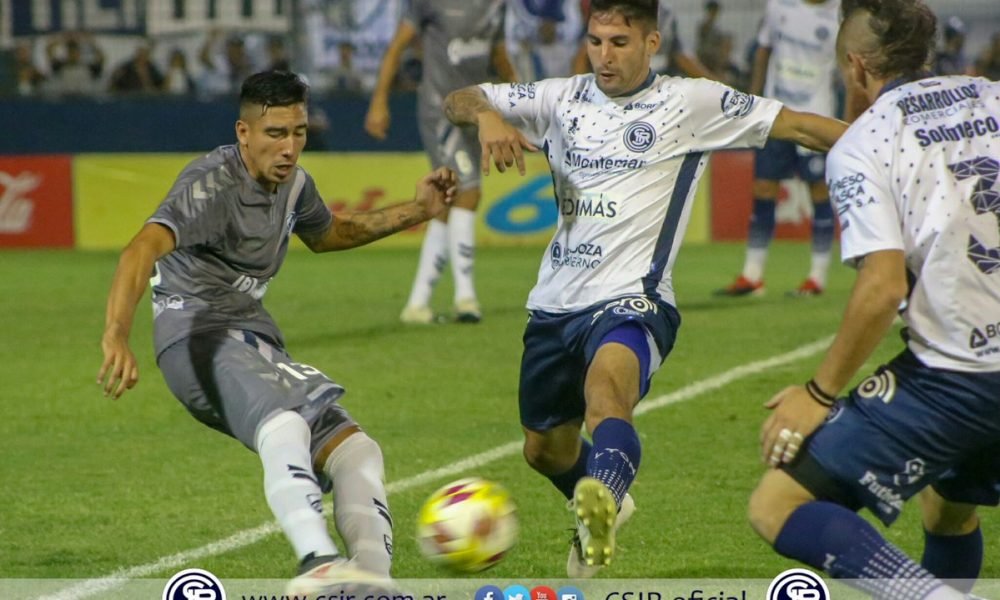 Sobre la hora, Independiente Rivadavia perdió dos puntos