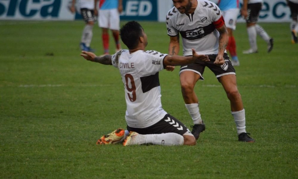 El Calamar goleó a Arsenal y sueña con el Reducido