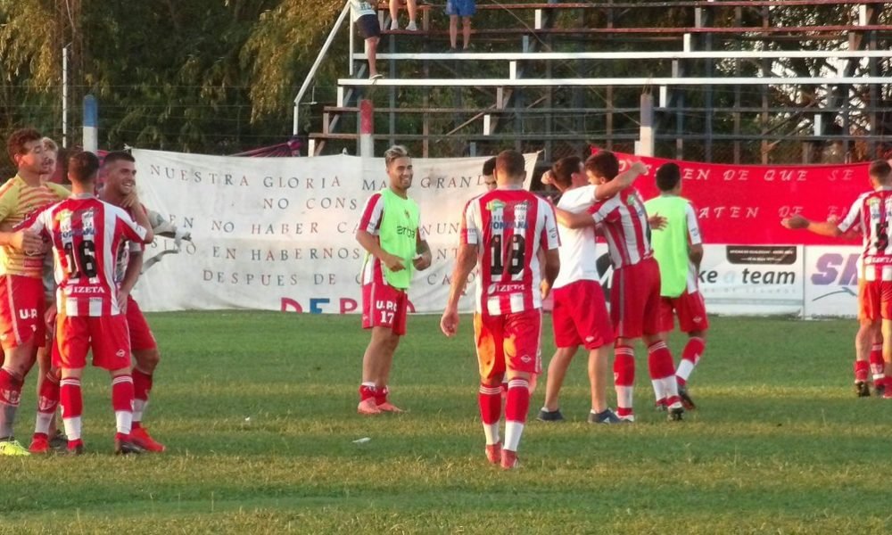 Ganó Atlético Paraná y le prende velas a Sportivo Las Parejas