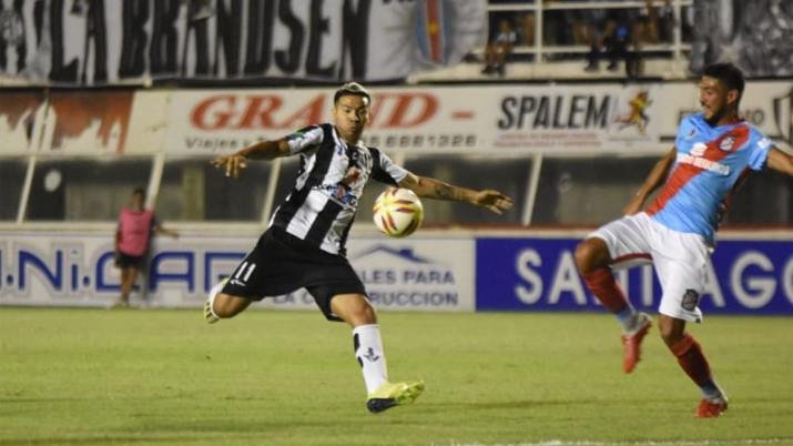 Central Córdoba y Arsenal empataron en el Oeste