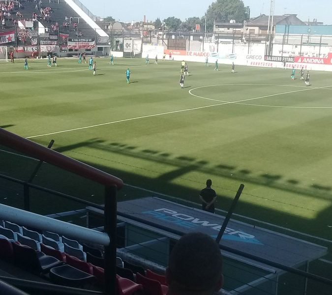 En una ráfaga, Brown terminó perdiendo ante Chacarita