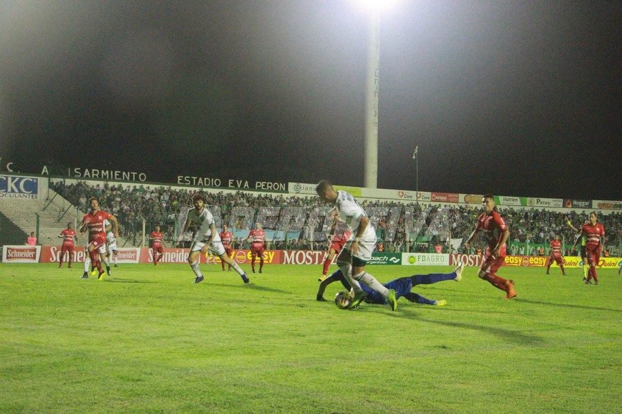 Sarmiento igualó con Morón y sigue siendo el único puntero