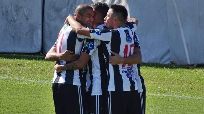 Con doblete de Javier Rossi, Central Córdoba se llevó un triunfazo de Temperley