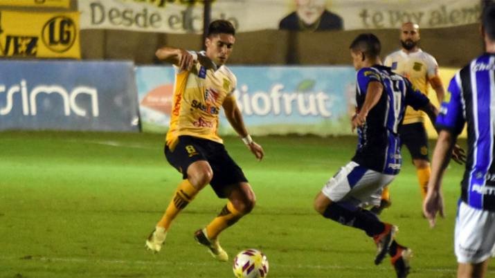 Mitre fue vapuleado por Almagro y se quedó afuera del Reducido