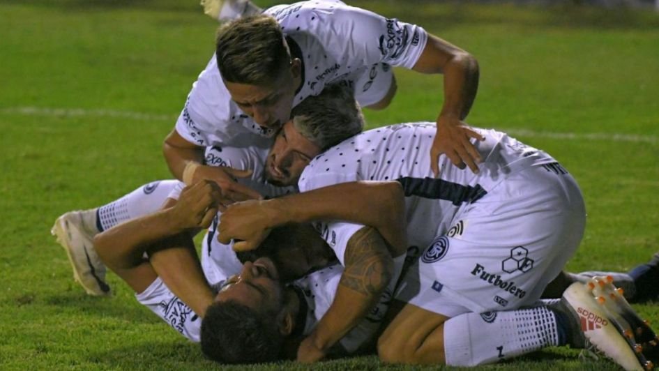 La Lepra enfrenta a Midland por los 32avos de final