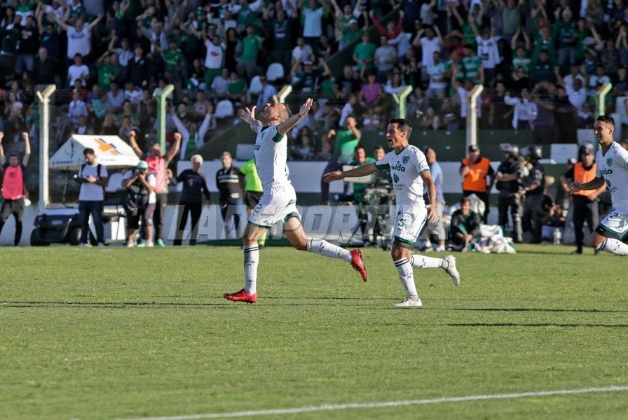 Sarmiento ganó y se jugará frente a Arsenal el ascenso a la Superliga
