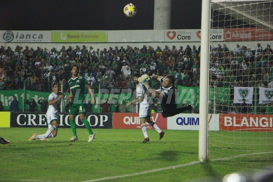 Sarmiento empató y comparte la punta con Arsenal