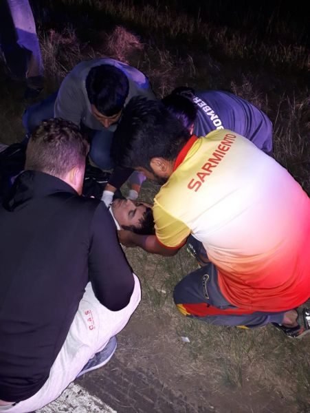 Gesto para aplaudir: los médicos de Sarmiento asistió a heridos en un accidente camino a Ramallo