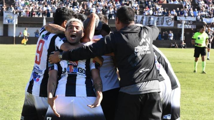 Central Córdoba logró un triunfo histórico y avanzó a semifinales