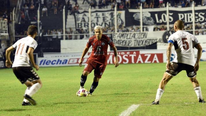 Platense se llevó un punto del Oeste