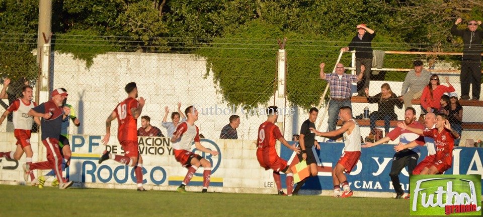 Franco Olego volvió a ser el héroe de Defensores