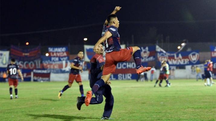 Guemes ascendió al Federal A en medio de una noche cargada de polémicas