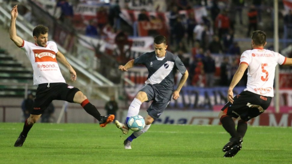 Alvarado volvió a perder en el Minella