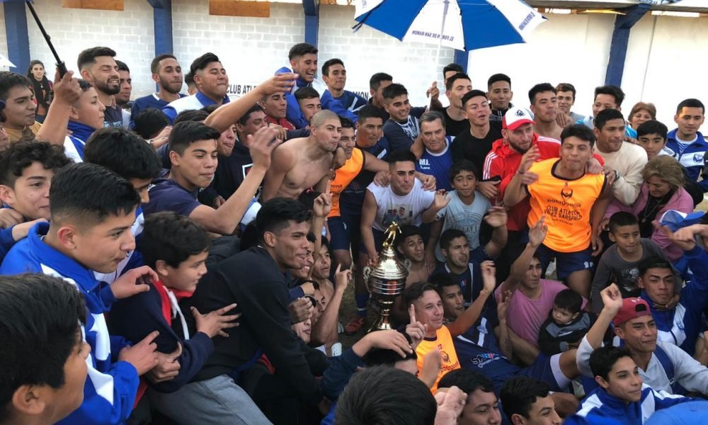 Vélez festejó en los penales y es el campeón de la Copa Santiago