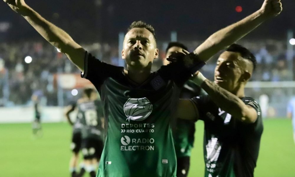 Estudiantes tuvo su debut soñado y goleó a Temperley en el Candini
