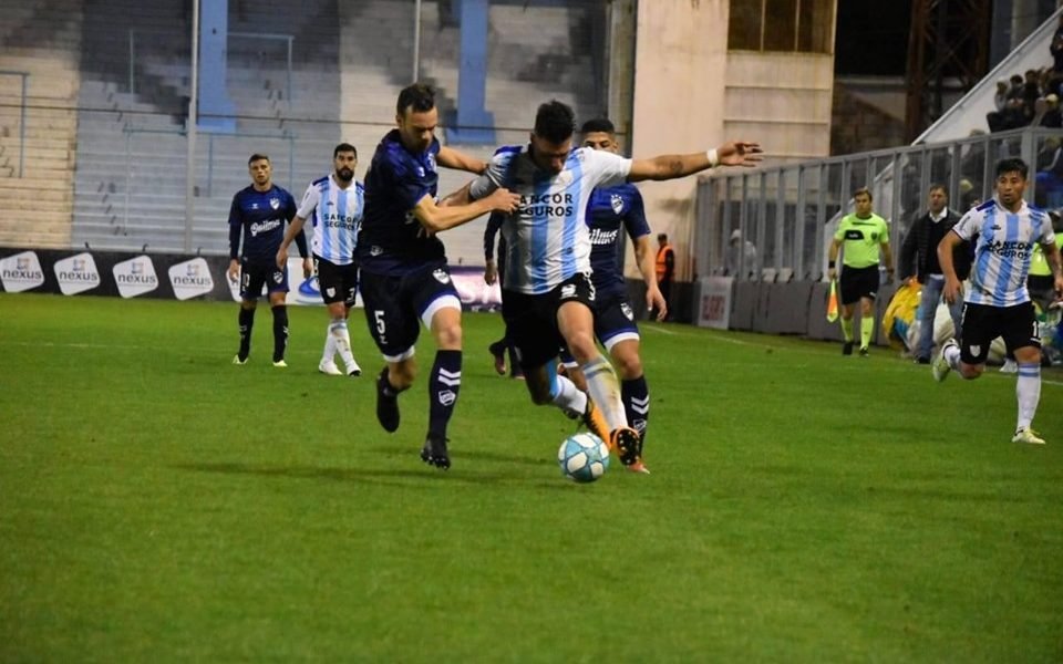 La Crema igualó sin goles ante Quilmes y sigue sin conocer la victoria
