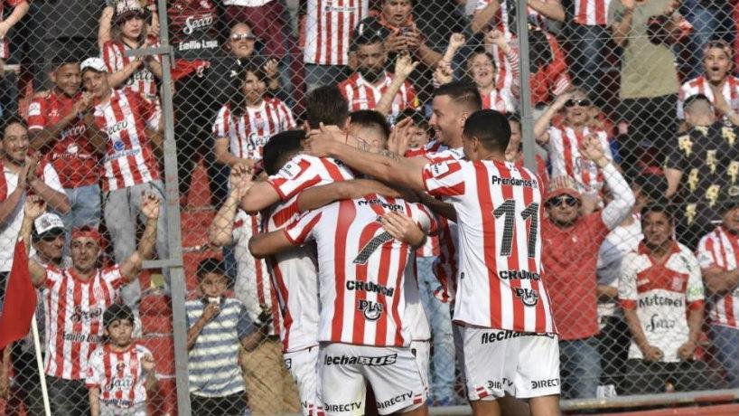 San Martín de Tucumán dio la nota y venció a Riestra como local