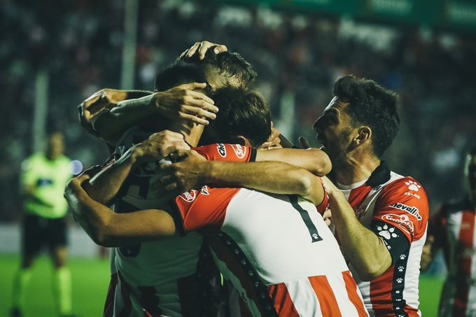 Instituto venció a Chacarita y logró su primera alegría
