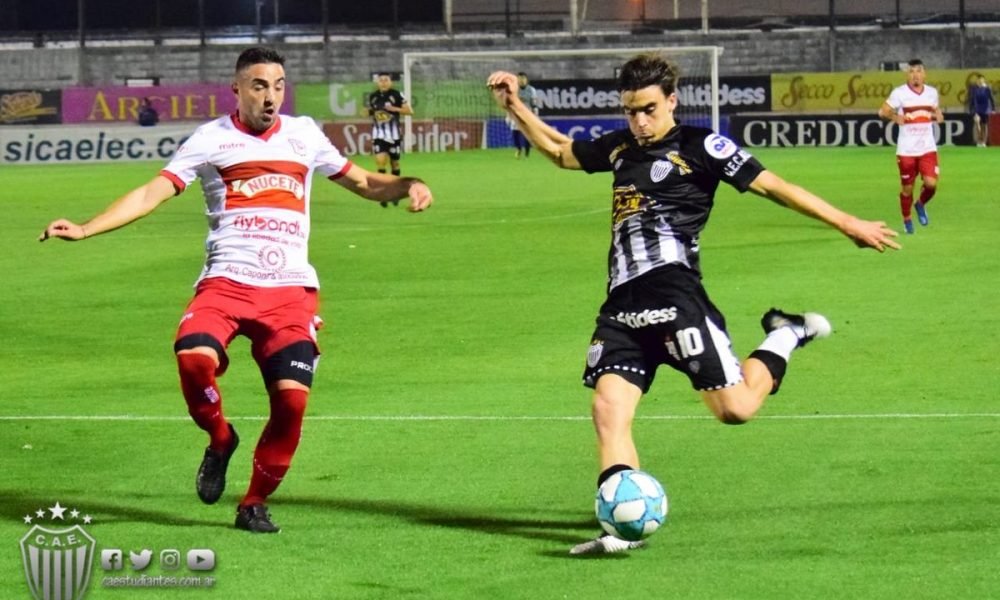 Estudiantes de Buenos Aires ganó y sigue líder con puntaje ideal