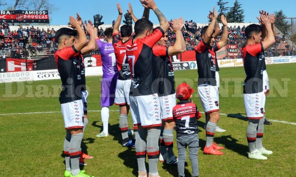 Con tres cambios y equipo confirmado, Douglas viajó a Misiones