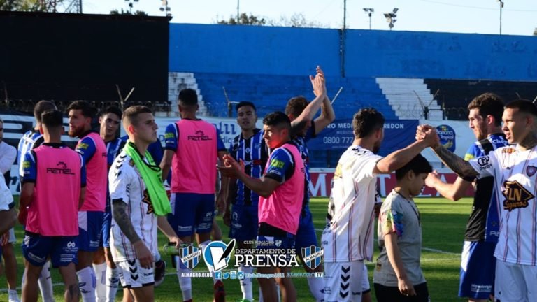 Almagro y Chacarita empataron sin goles