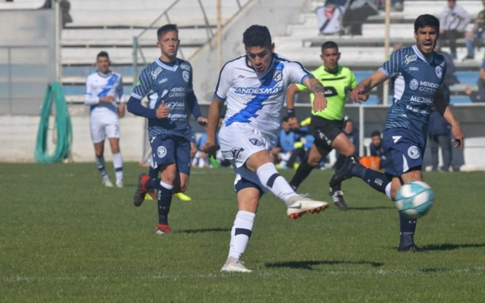 La  Banda cosechó su primer triunfo en casa