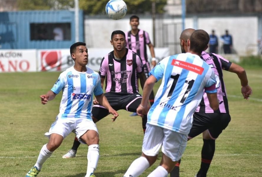 Juventud sigue sin ganar: empató sin goles con Douglas