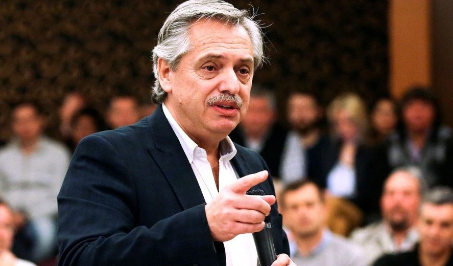 Alberto Fernández identificó a Carlos Casares con Agropecuario