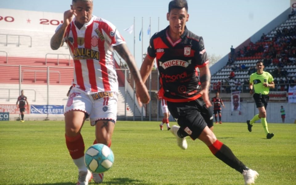 Morón venció a Barracas y se acomoda arriba