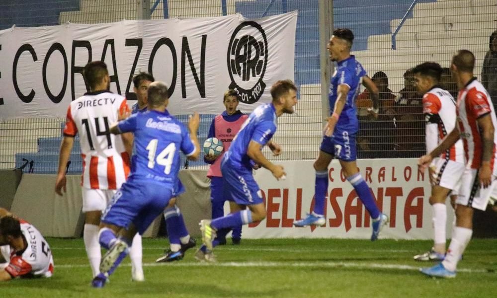 Sobre la hora, Atlético Rafaela se lo dio vuelta a Instituto