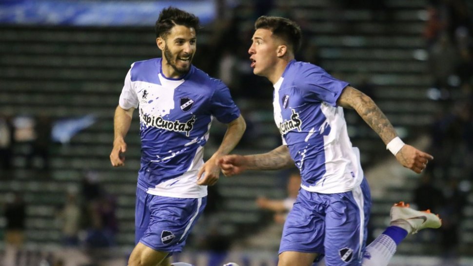 Alvarado ganó con contundencia y escala posiciones