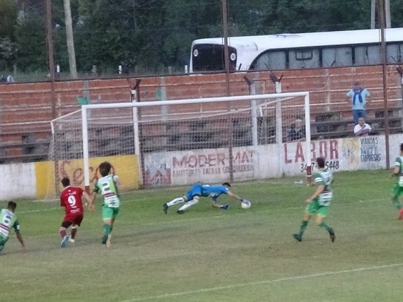 Unión mereció más, pero empató con Defensores en Villa Ramallo