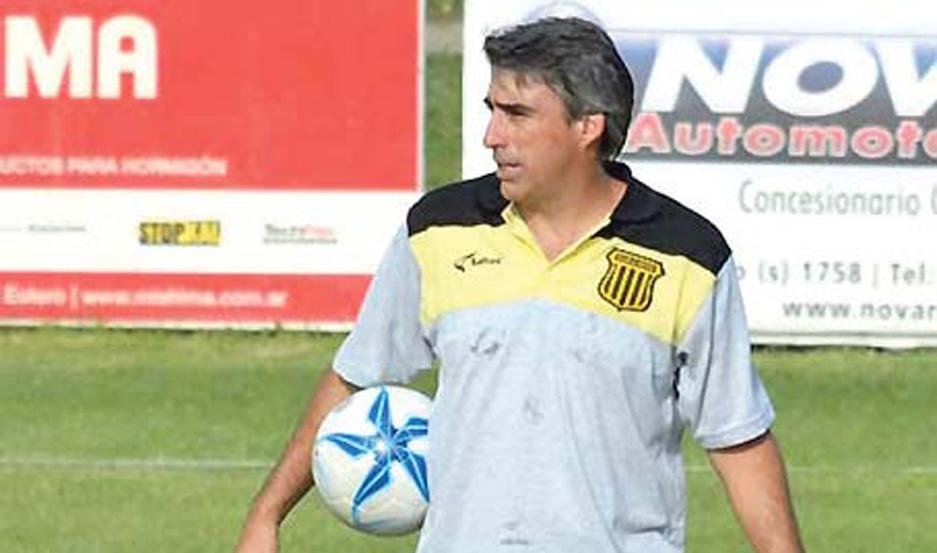 Gabriel Gómez dejó de ser el técnico de Mitre (SDE)