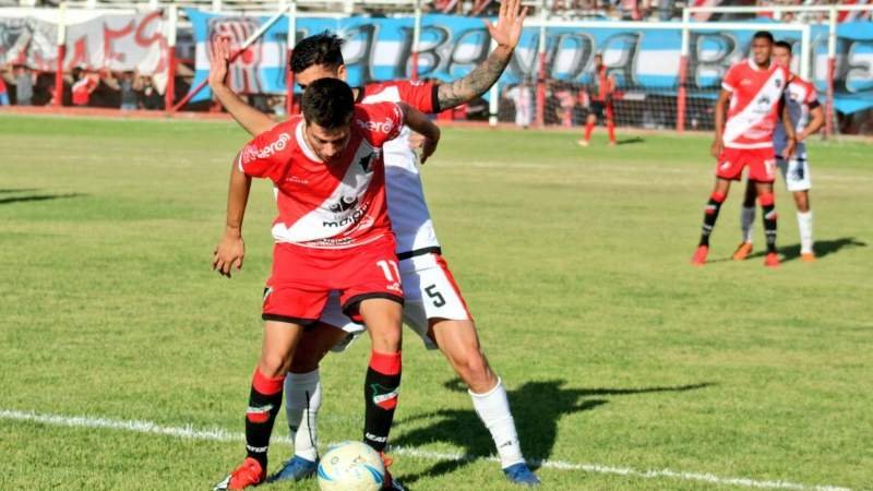 El Cruzado reaccionó a tiempo y rescató un punto en condición de local