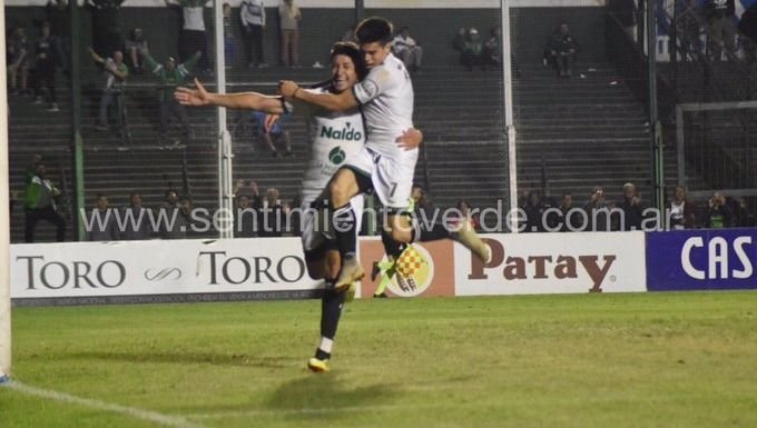 Sarmiento derrotó a Al Boys en Junín y se mantiene cerca de la punta