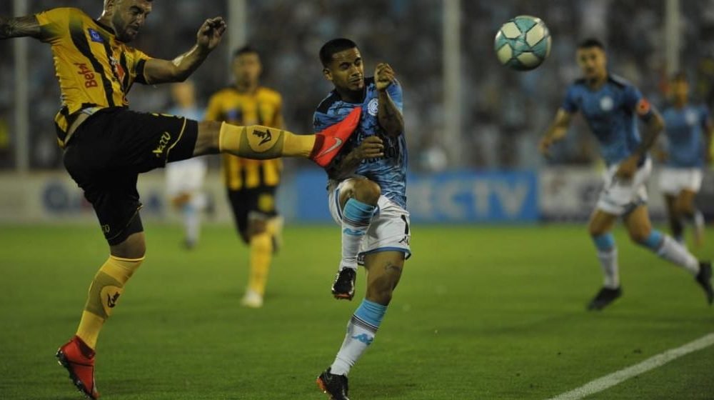 En el debut de los técnicos, Belgrano lo tenía ganado y Mitre se lo empató