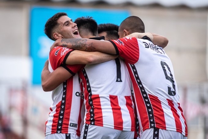 Instituto sufrió, pero venció como local a Almagro en el último partido