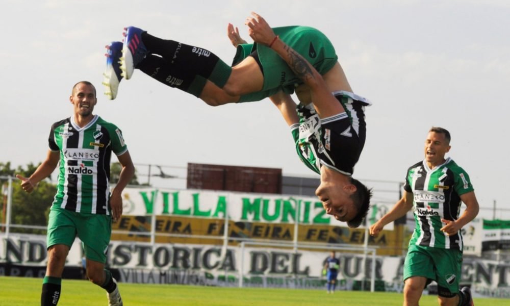 Villa Mitre consiguió una victoria que lo dejó en el podio de la tabla