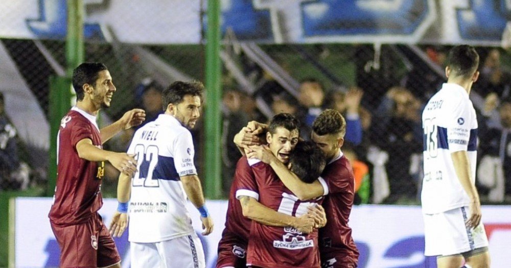 Defensores enfrentará a Douglas Haig en el Estadio Único de San Nicolás