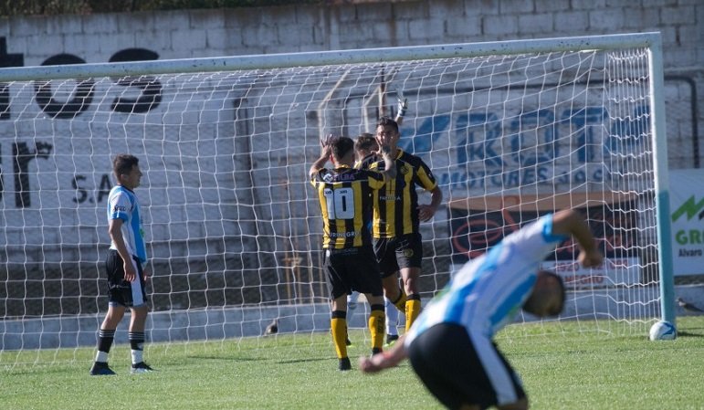 Sol de Mayo cayó de local ante Madryn y quedó complicado en la Copa