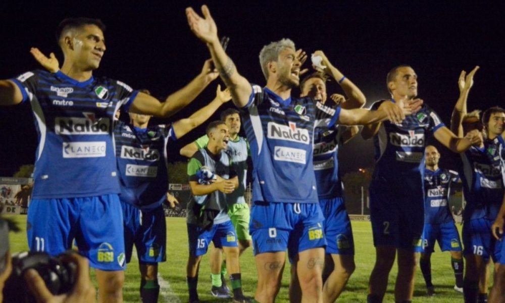 Villa Mitre ganó a pesar del sufrimiento y es nuevo escolta
