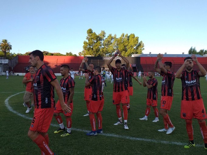 Defe le ganó al Cervecero y es escolta de San Martín de Tucumán
