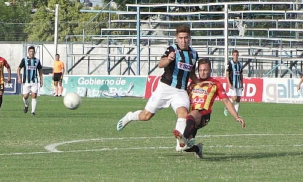Juventud perdió con Sarmiento y quedó más cerca del fondo