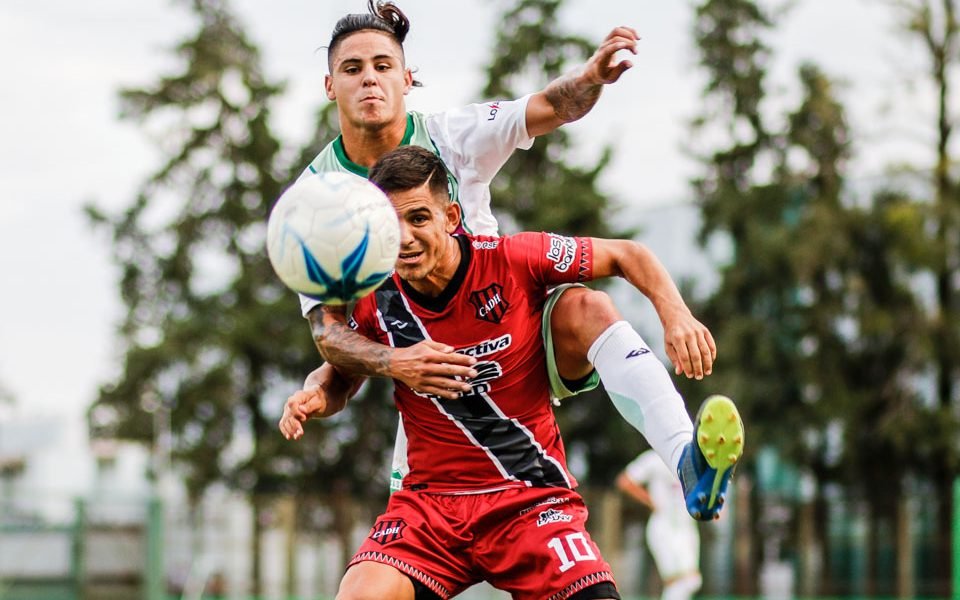 Douglas se repuso y le dio vuelta el partido a Sportivo Belgrano