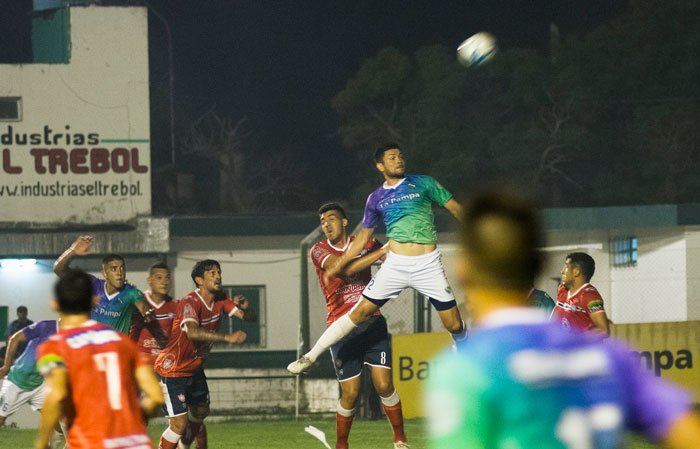 Ferro festejó ante Peñarol en La Pampa