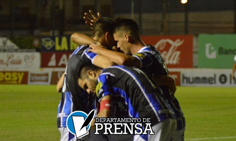 Con uno menos, El Tricolor se lo dio vuelta al Funebrero y logró tres puntos importantes