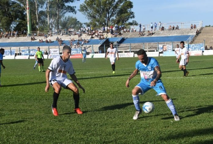 Gimnasia igualó con For Ever y sigue último