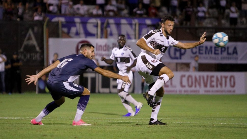 Alvarado volvió al triunfo ante Platense