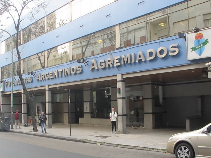 Sobreviviendo dije, sobreviviendo