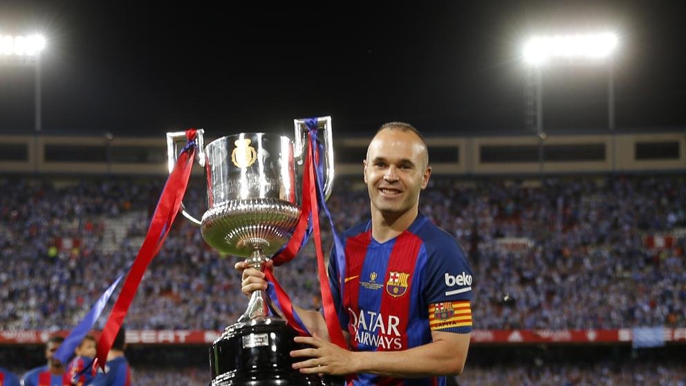 Andrés Iniesta saludó a Agropecuario